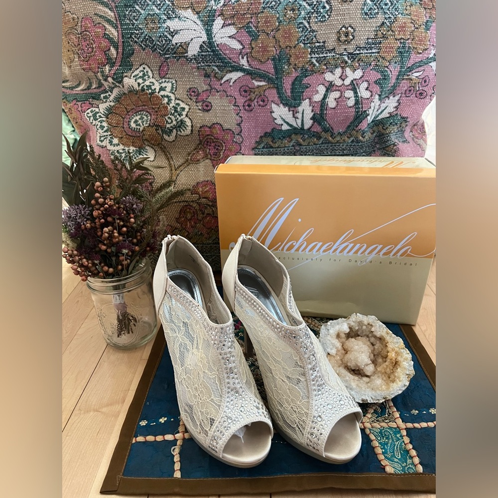 Ivory Lace Michaelangelo Heels